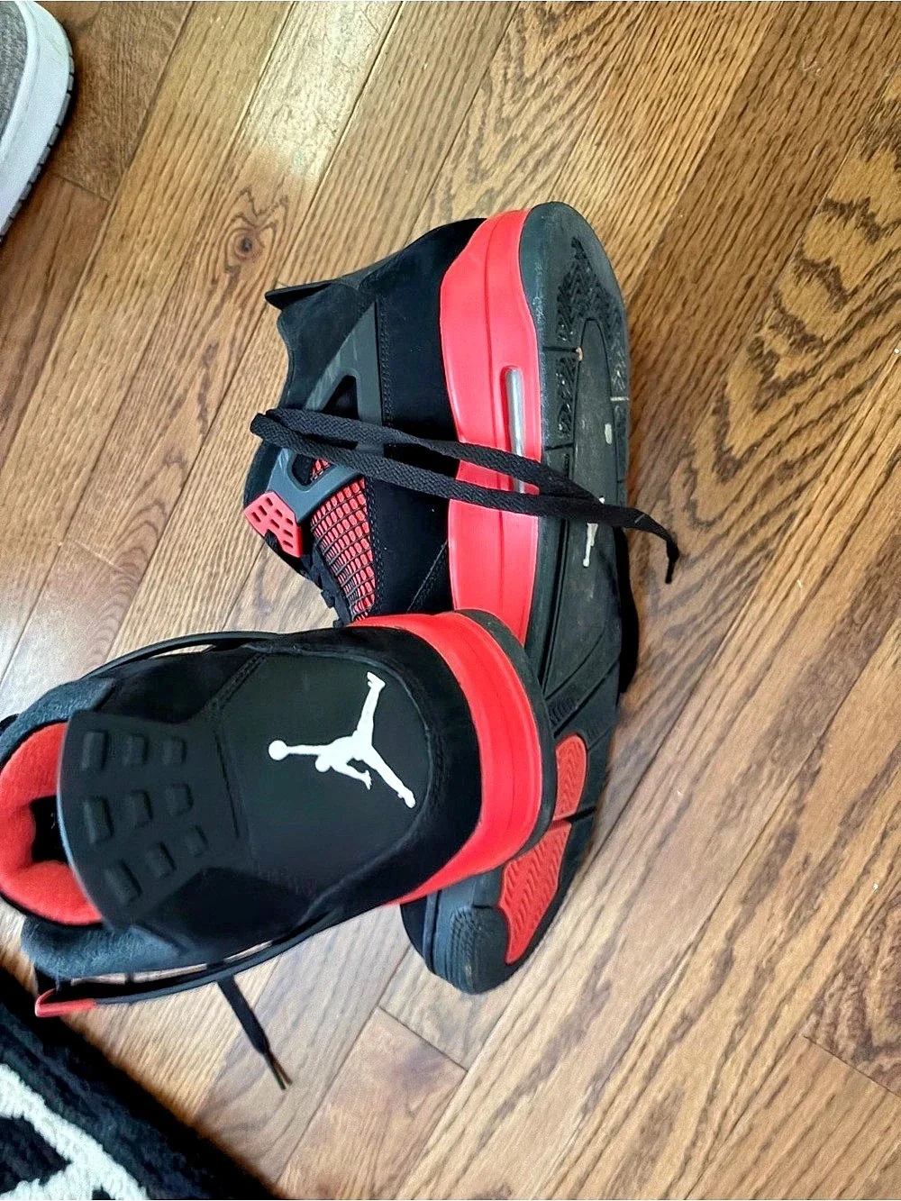Jordan Air Jordan 4 Retro 'Red Thunder' Black & Red Sneakers